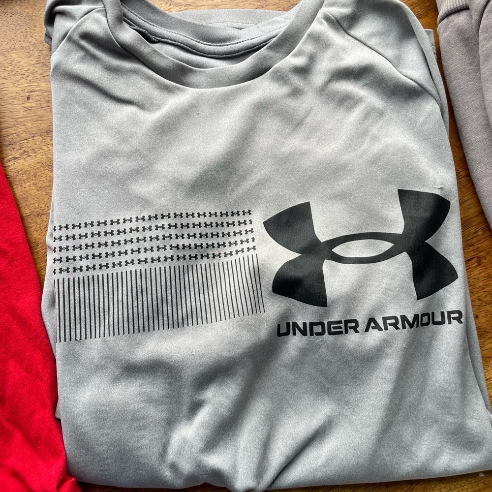 Men’s Under Armour Tops Bundle Size Small & Medium - Picture 3 of 10